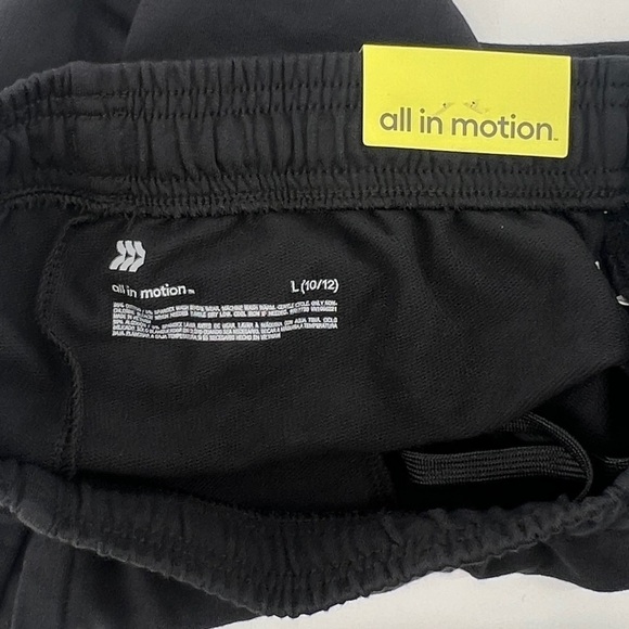 NWT all in motion Black Core Fabric Athletic Short Size Large 10/12) Girl’s - Picture 2 of 5